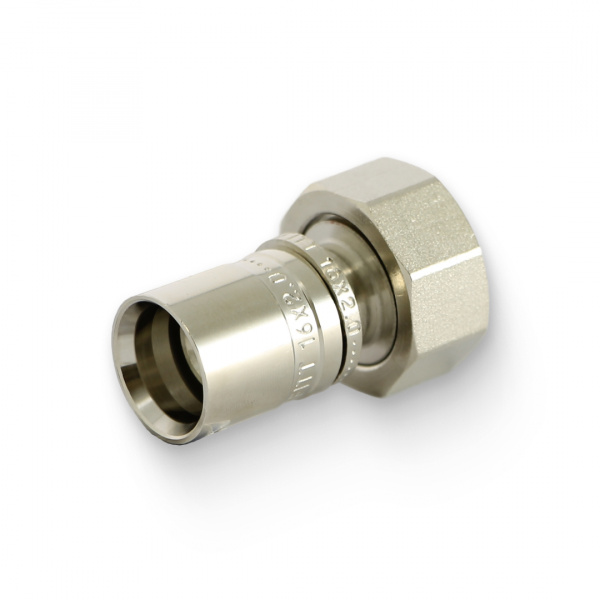 Муфта с накидной гайкой 16 x 3/4" ЕК х 2.0 с гильзой